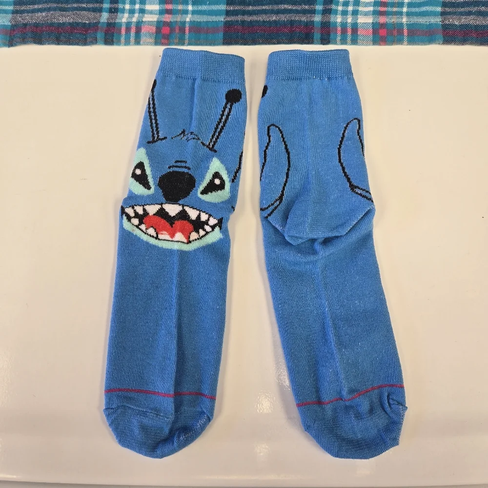 🍒🍒 Blue Stitch Crew Socks